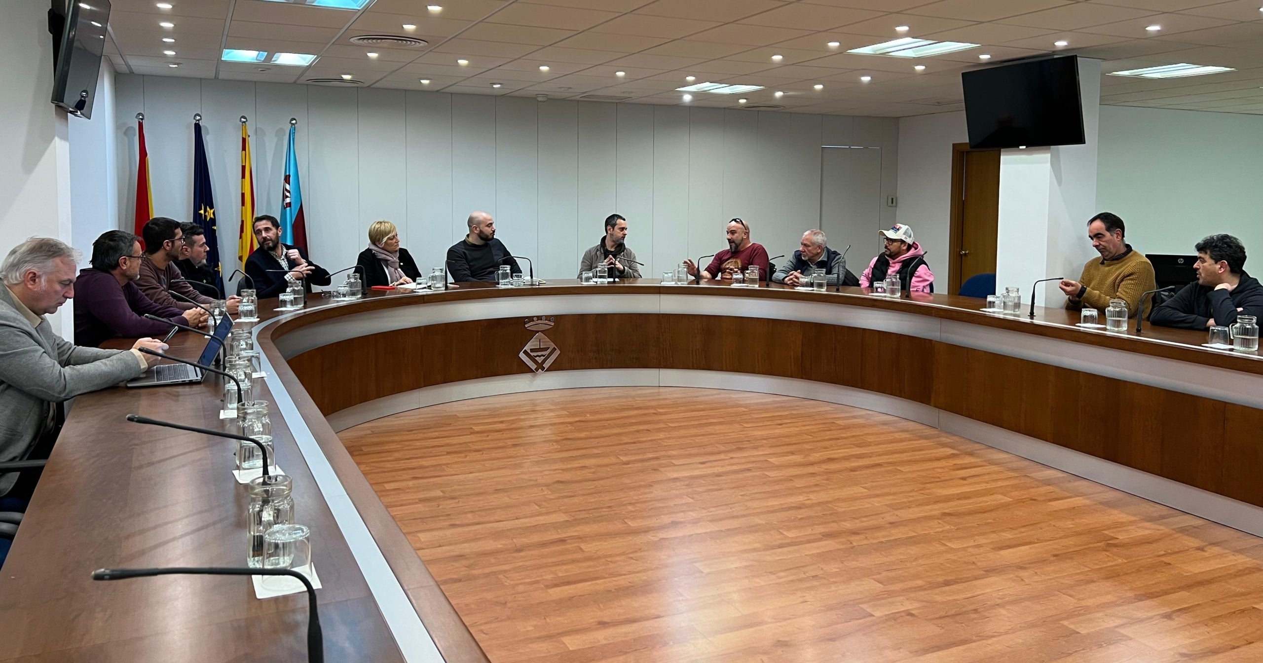 Representants dels ajuntaments de Sant Andreu de la Barca i Castellbisbal s'han reunit amb el comitè d'empresa d'Eurohueco | Ajuntament de Sant Andreu de la Barca
