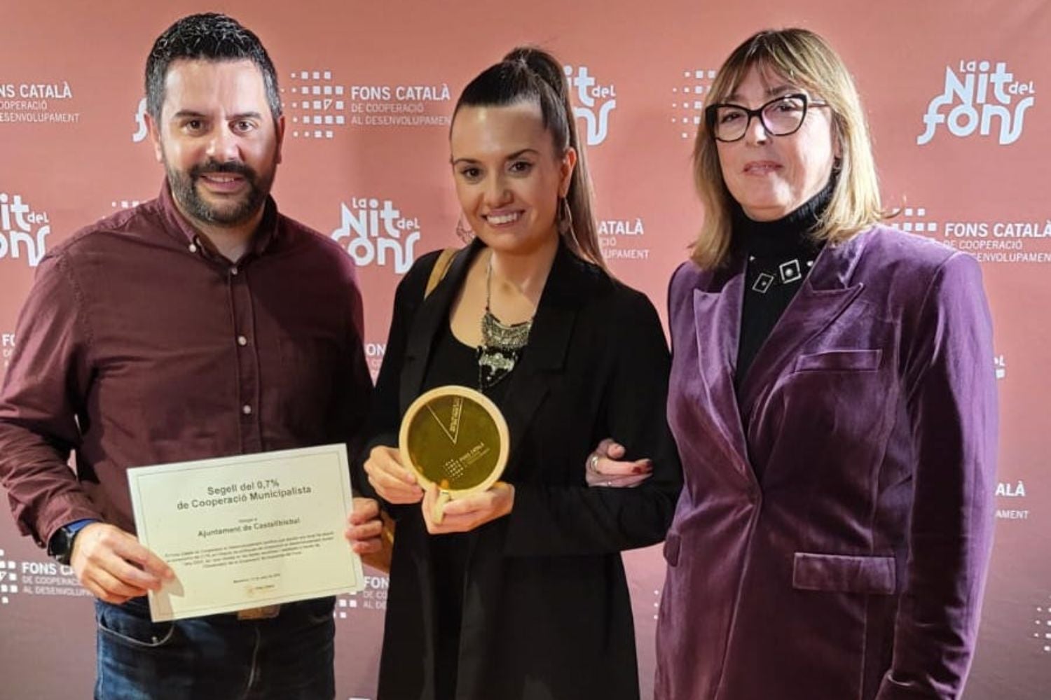 La regidora de Cooperació i Desenvolupament, Irene Aguilar Artacho, juntament amb la primera tinent d'Alcaldia, Isabel Méndez Fernández, i el segon tinent d'Alcaldia, Jordi Piera Cano | Ajuntament de Castellbisbal