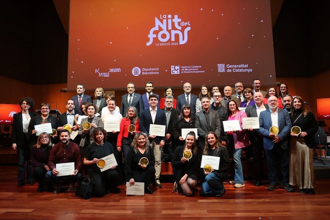 La regidora de Cooperació i Desenvolupament, Irene Aguilar Artacho, juntament amb la primera tinent d'Alcaldia, Isabel Méndez Fernández, i el segon tinent d'Alcaldia, Jordi Piera Cano | Ajuntament de Castellbisbal