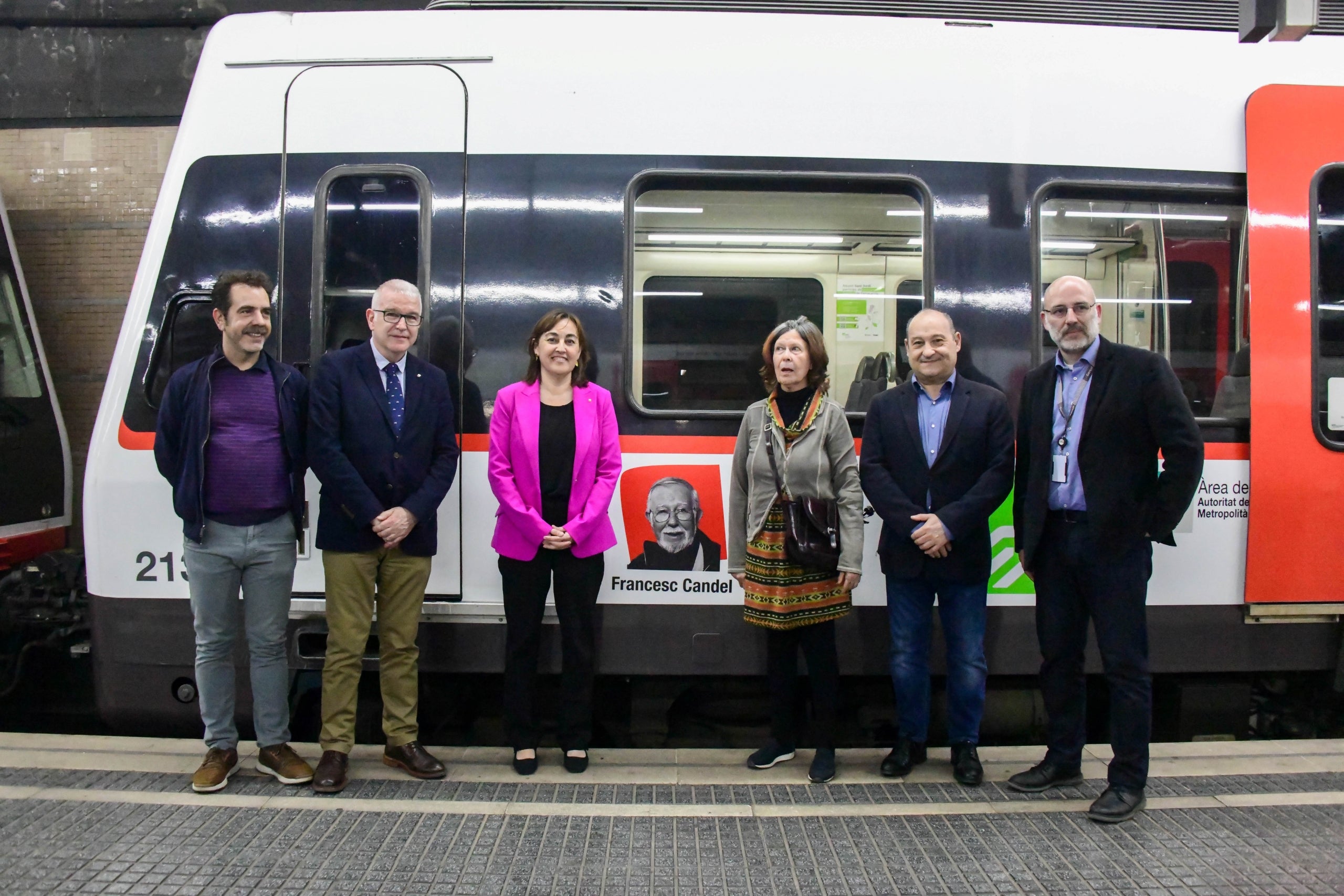 Ferrocarrils bateja, amb motiu de Sant Jordi, dos trens amb els noms dels escriptors Josep M. Llompart i Francesc Candel |Generalitat de Catalunya
