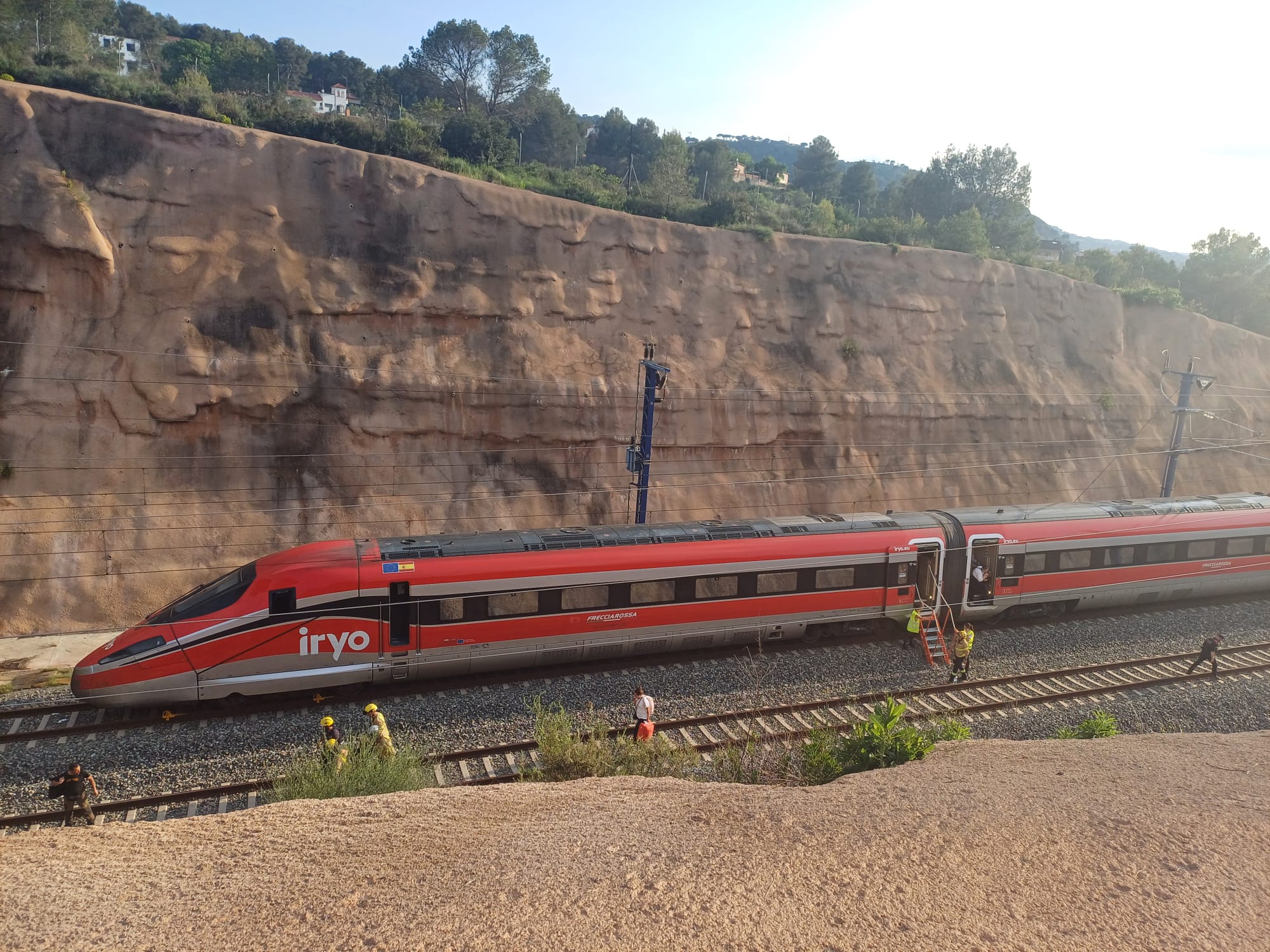 Imatge del tren aturat a Castellbisbal a causa de l'apagada elèctrica | Ajuntament de Castellbisbal