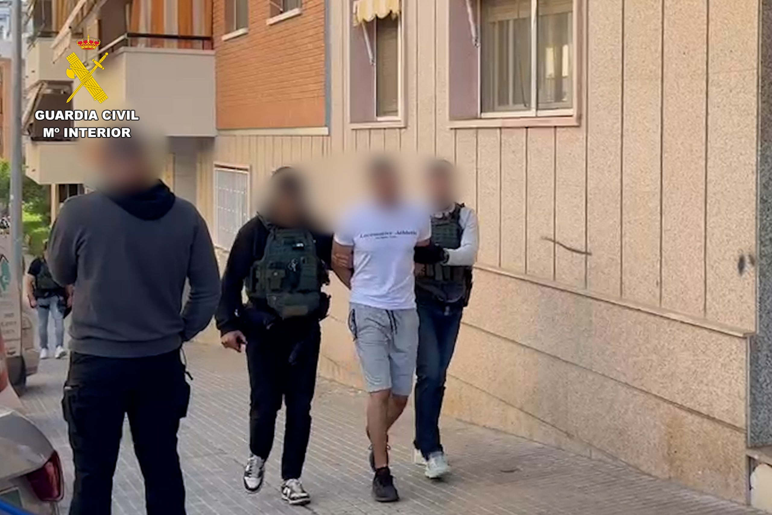 Detenen a Castellbisbal un home en avançat procés de radicalització terrorista i que feia propaganda de bandes com DAESH | Guàrdia Civil. Via ACN