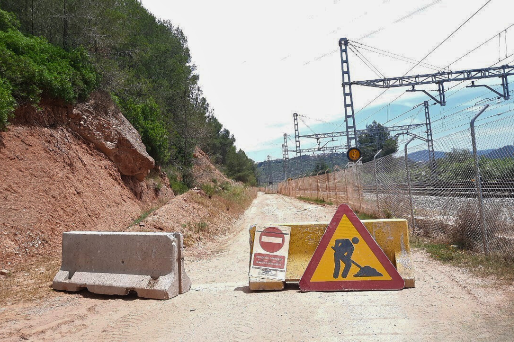 Els accessos al camí a través del Torrent de Pegueres i el Torrent Bo estan tallats a causa de les obres | Ajuntament de Castellbisbal
