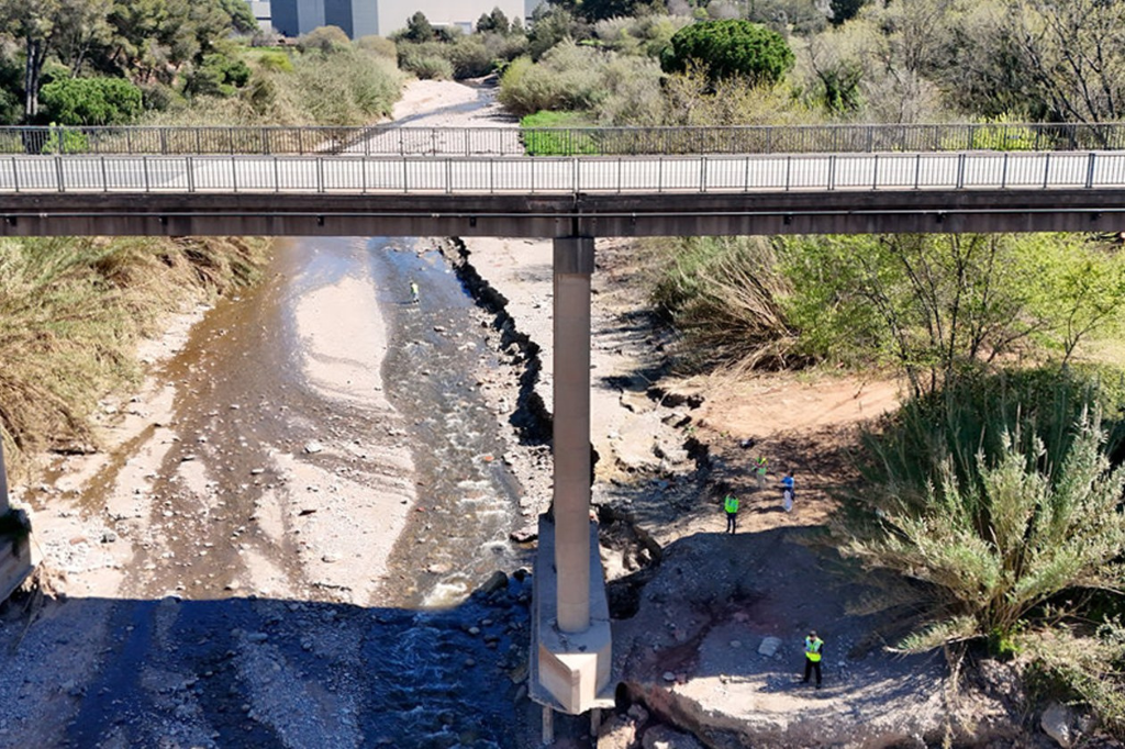 El pont va quedar malmès a causa de les forts aiguats del passat mes de març | Aj. Rubí