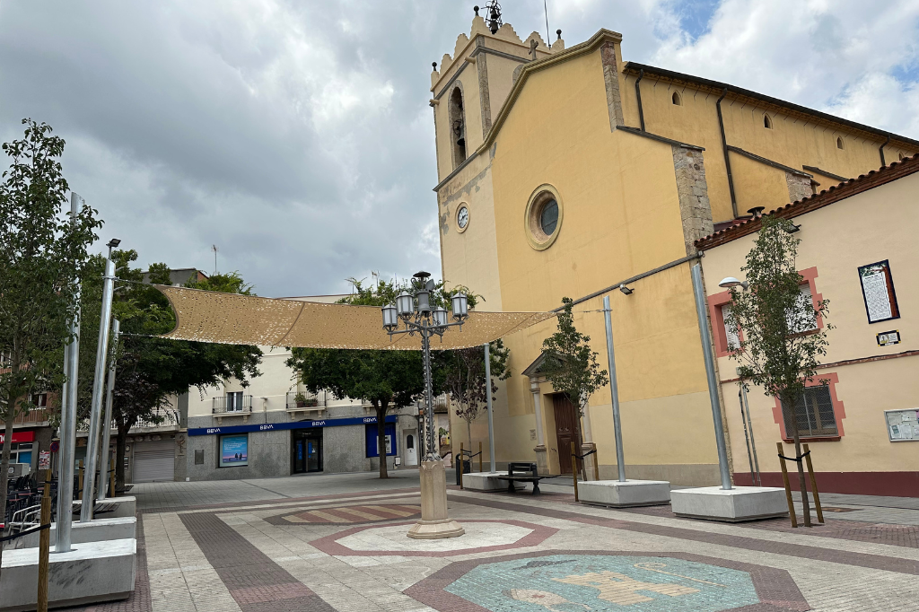 Tendals a la plaça de l'Església | Aj. Castellbisbal