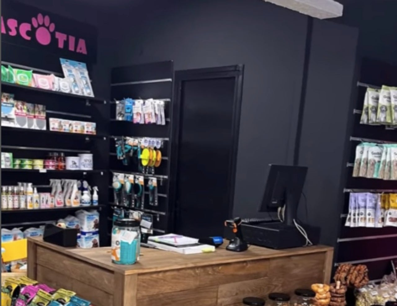 Nou comerç dedicat a la cura de les mascotes a Castellbisbal | Mascotia