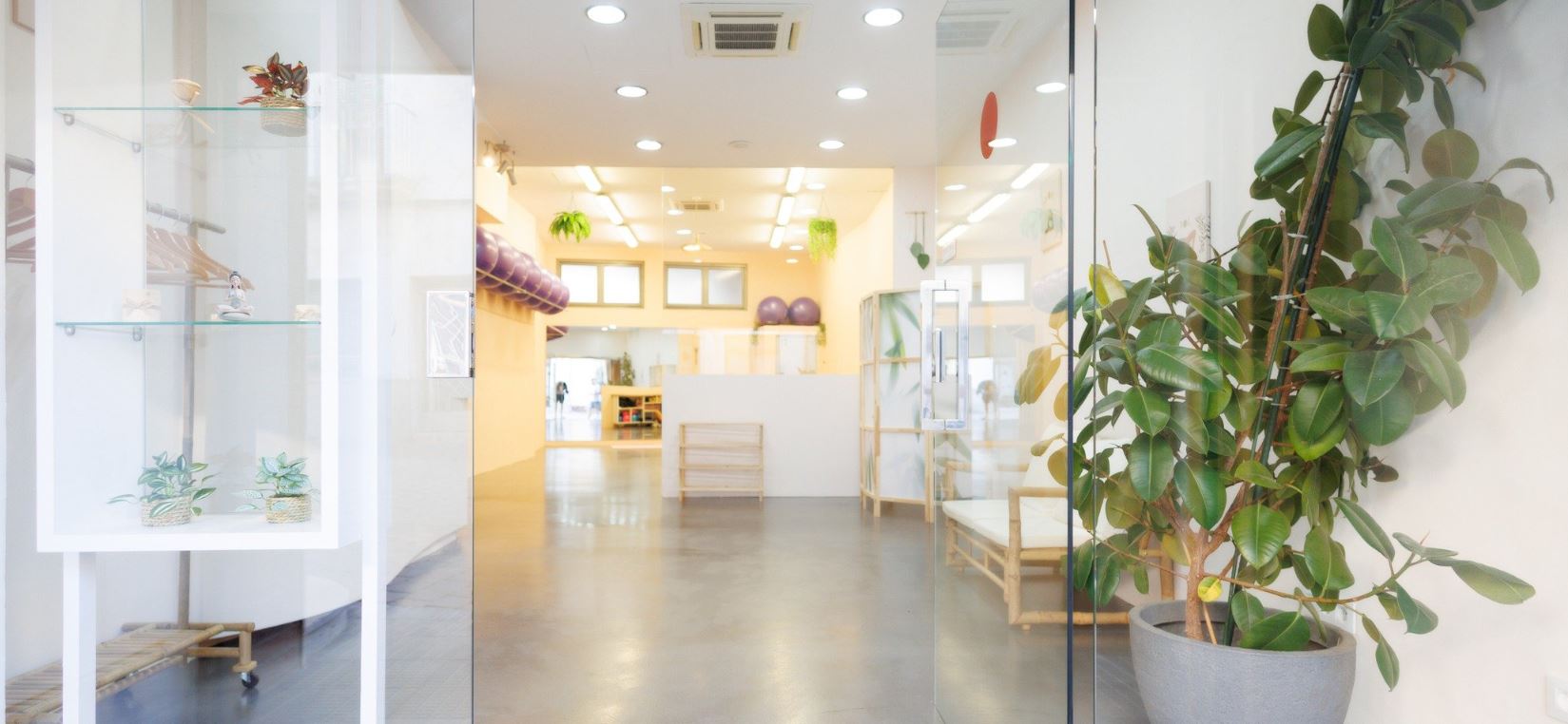L'establiment The Breath està ubicat al carrer Pi i Margall i està dedicat a la pràctica de pilates | The Breath
