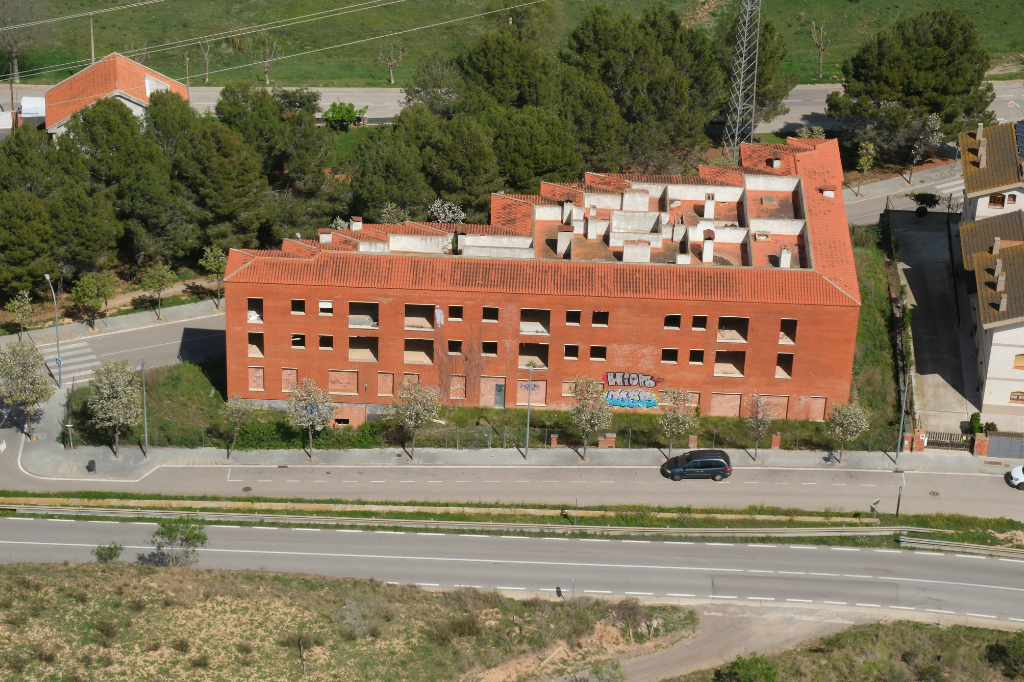 L'edifici abandonat de Can Costa obté la llicència per a la seva rehabilitació | Guillem Urbà. Via Ajuntament de Castellbisbal
