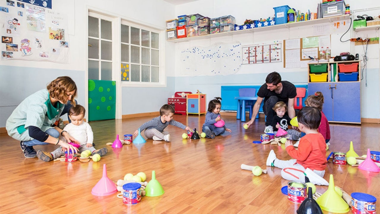 La Diputació crea borses de personal d'educació i treballadors socials | Diba