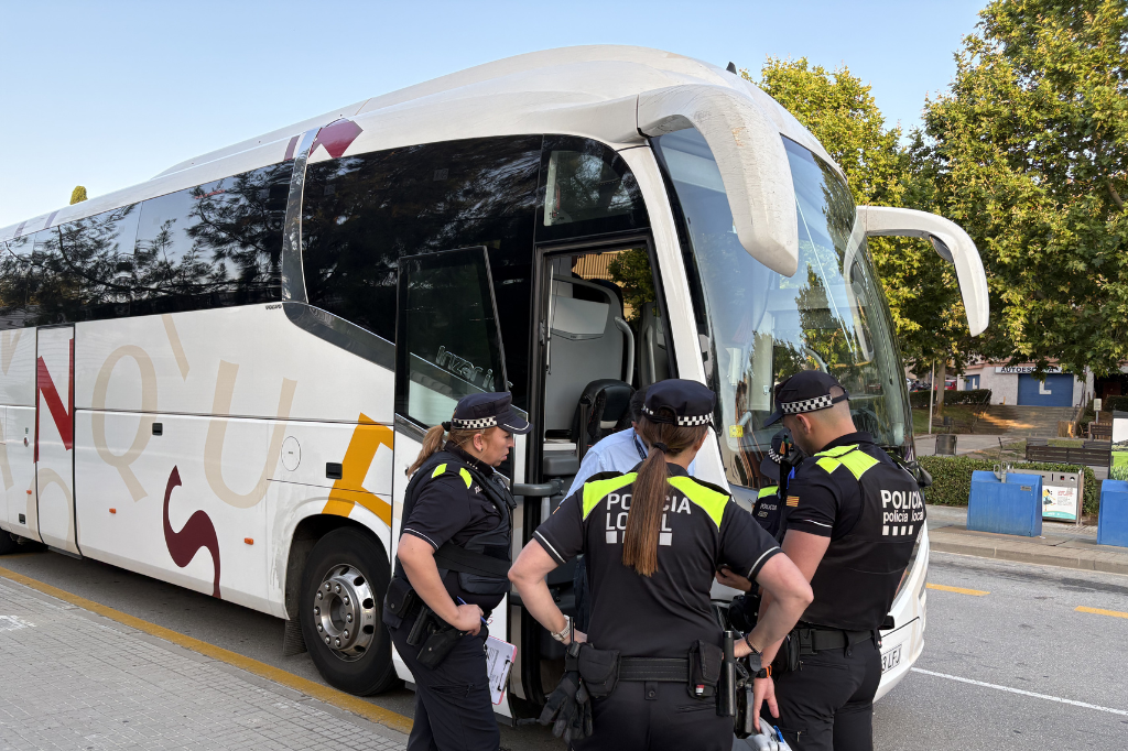 Control preventiu abans d'una sortida escolar en autocar | Ajuntament de Castellbisbal
