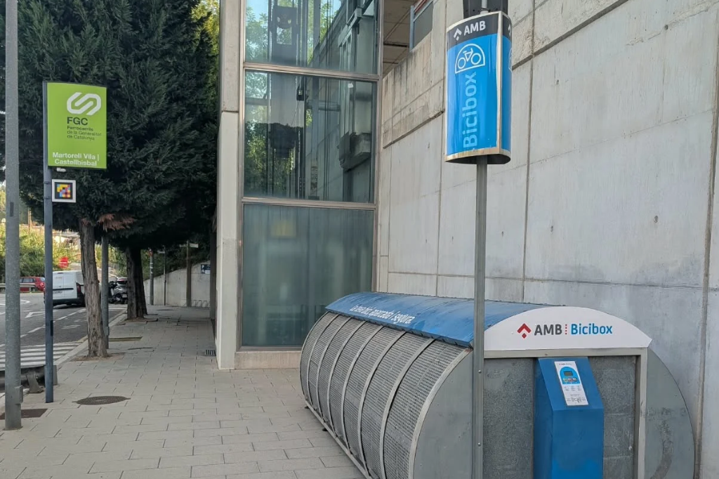 Nou bicibox a l'estació de FGC Martorell Vila - Castellbisbal | AMB. Via Ajuntament de Castellbisbal
